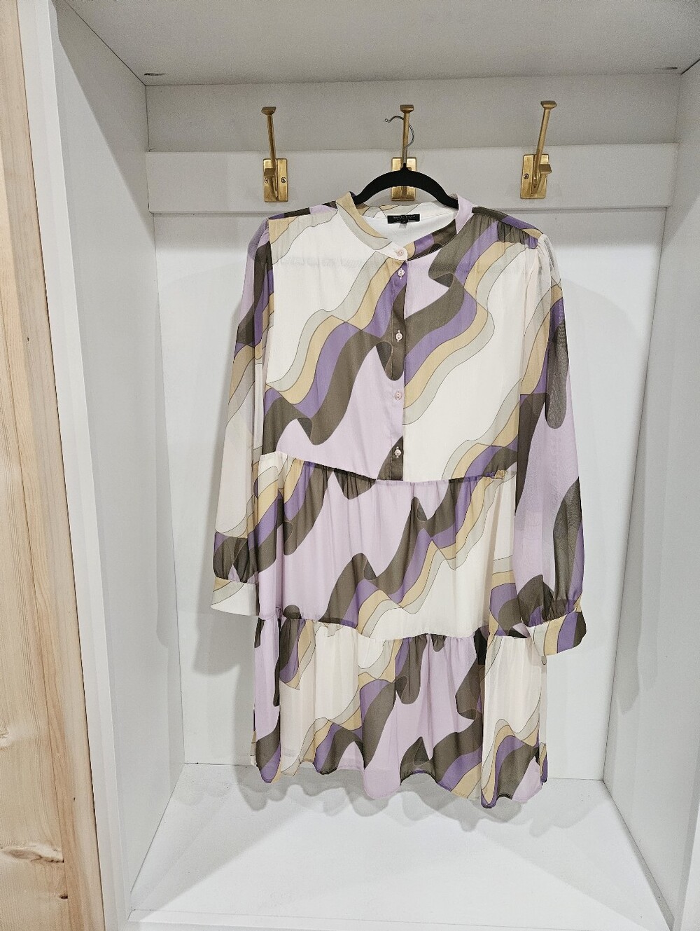Marie Lund Euro Size 40Tiered Wave-Print Long Sleeve Dress in Lavender and Cream